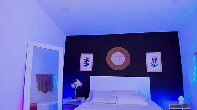 VioletPaket online show from March 2026 03:13:02 PM