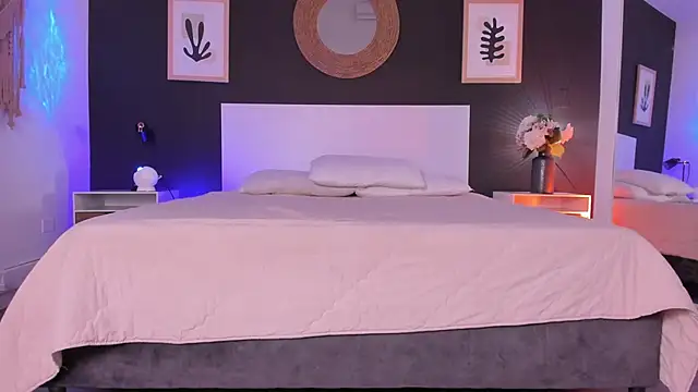 VioletPaket online show from October 2025 11:34:02 AM