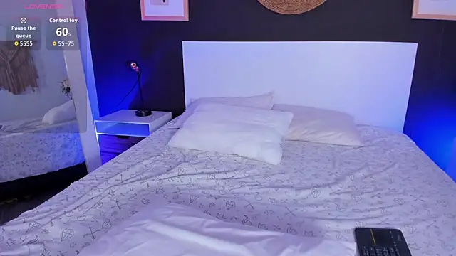 VioletPaket online show from March 2026 01:06:01 PM