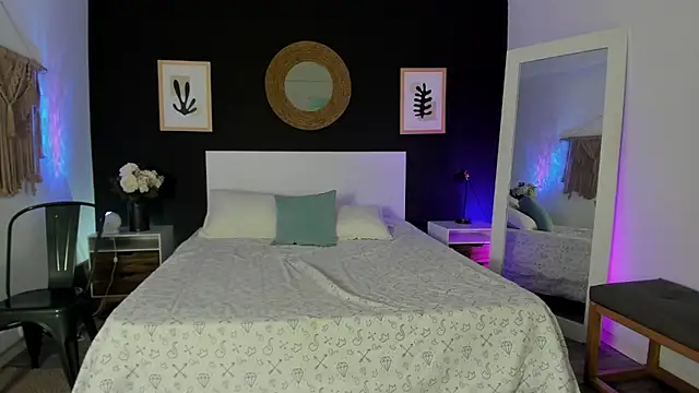 VioletPaket online show from February 2026 11:43:02 AM