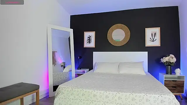 VioletPaket online show from March 2026 12:32:02 PM