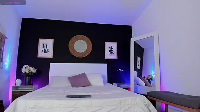 VioletPaket online show from February 2026 12:18:02 PM