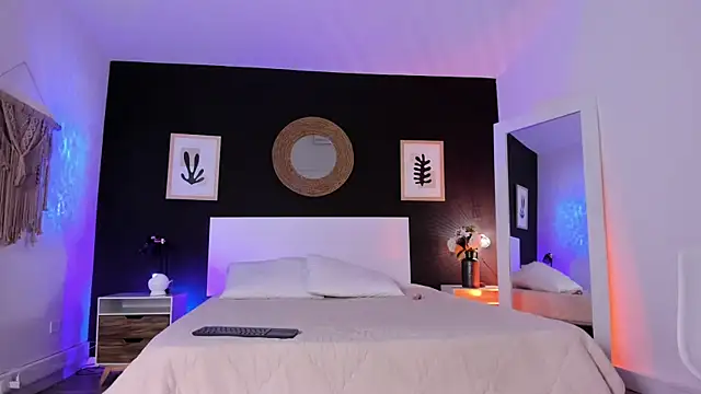 Snapshot of VioletPaket chatting on October 2025 11:44:02 AM VioletPaket online show from October 2025 11:44:02 AM