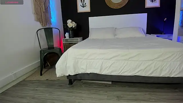 VioletPaket online show from February 2026 01:11:02 PM