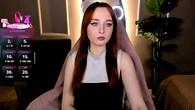 Emma Chery online show from October 2025 05:41:02 AM