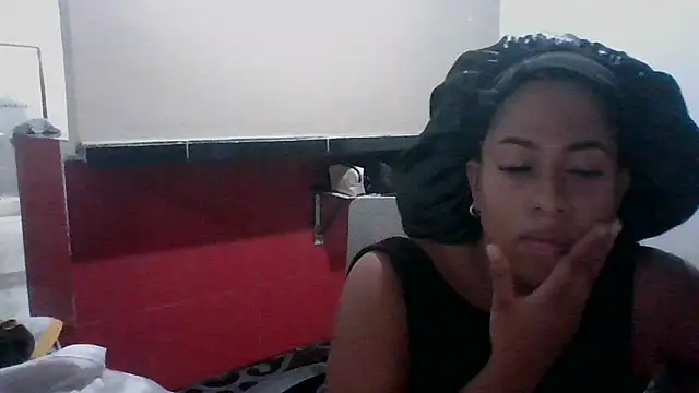 Kitra New online show from December 2025 01:43:01 AM