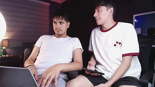 thiago rockwelll online show from April 2026 01:58:02 AM