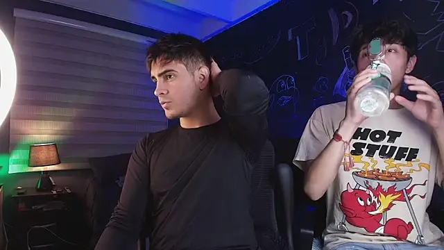 thiago rockwelll online show from April 2026 11:50:02 PM