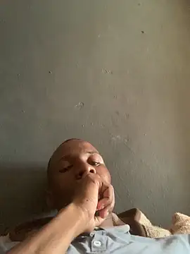 Snapshot of DManL chatting on December 2025 11:54:02 AM DManL online show from December 2025 11:54:02 AM