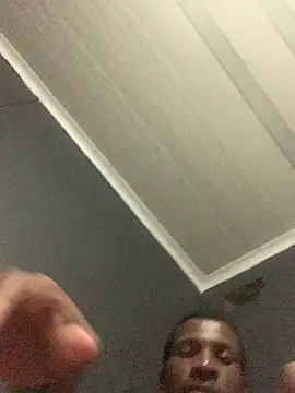 Snapshot of DManL chatting on December 2025 04:44:01 PM DManL online show from December 2025 04:44:01 PM