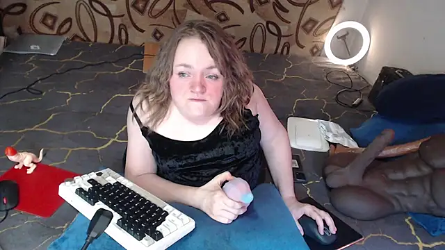 Snapshot of MiniNatalie chatting on March 2025 04:30:02 AM MiniNatalie online show from March 2025 04:30:02 AM