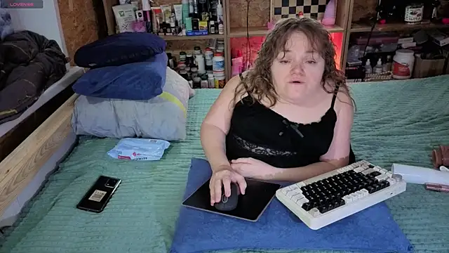 MiniNatalie online show from December 2025 12:39:01 PM