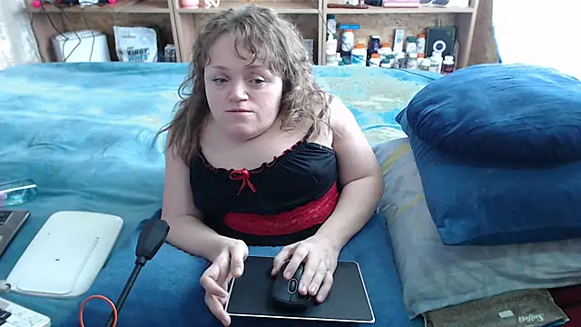 Snapshot of MiniNatalie chatting on September 2025 09:14:01 AM MiniNatalie online show from September 2025 09:14:01 AM