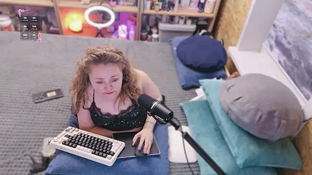 MiniNatalie online show from April 2026 03:36:01 PM