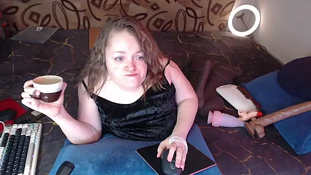 Snapshot of MiniNatalie chatting on March 2025 05:00:02 AM MiniNatalie online show from March 2025 05:00:02 AM