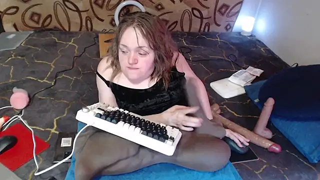 Snapshot of MiniNatalie chatting on March 2025 02:43:01 AM MiniNatalie online show from March 2025 02:43:01 AM