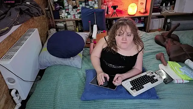 MiniNatalie online show from November 2025 06:03:02 AM