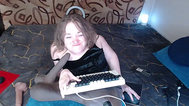 Snapshot of MiniNatalie chatting on March 2025 11:00:01 AM MiniNatalie online show from March 2025 11:00:01 AM