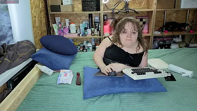 MiniNatalie online show from January 2026 04:40:01 AM