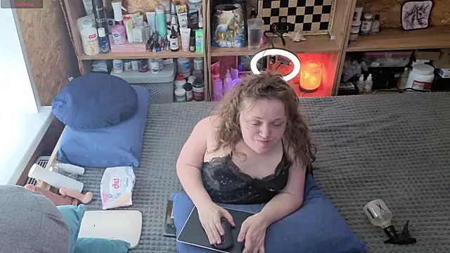 MiniNatalie online show from April 2026 07:15:02 AM