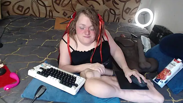 Snapshot of MiniNatalie chatting on March 2025 07:05:02 AM MiniNatalie online show from March 2025 07:05:02 AM