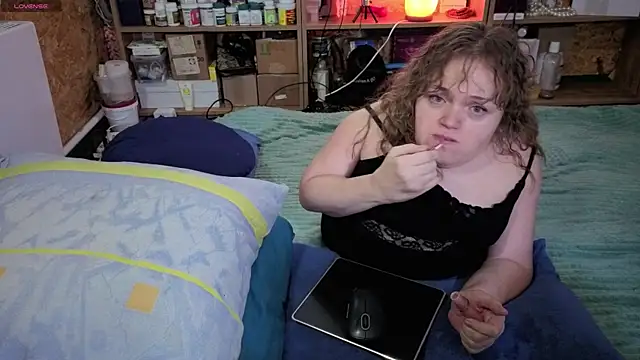 MiniNatalie online show from November 2025 08:57:02 AM