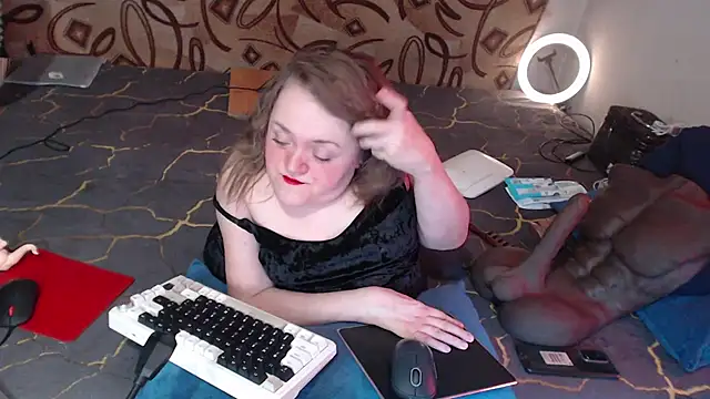 Snapshot of MiniNatalie chatting on March 2025 07:35:01 AM MiniNatalie online show from March 2025 07:35:01 AM