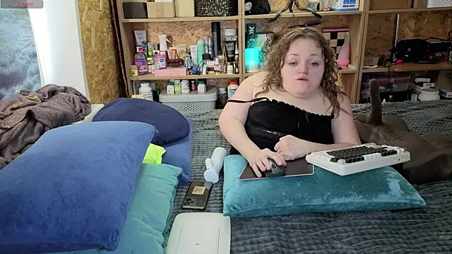 MiniNatalie online show from February 2026 06:11:01 AM