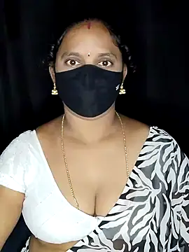 Snapshot of vintage-vibs chatting on February 2026 09:03:01 PM vintage-vibs online show from February 2026 09:03:01 PM