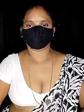 vintage-vibs online show from November 2025 05:50:02 PM