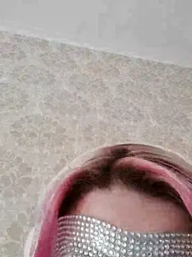 Snapshot of Twerkqueenn chatting on November 2025 11:59:02 AM Twerkqueenn online show from November 2025 11:59:02 AM