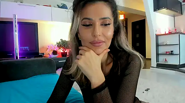 Snapshot of MissSmiley26 chatting on December 2024 10:00:01 PM MissSmiley26 online show from December 2024 10:00:01 PM