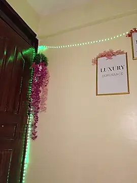 Lucyy1 online show from April 2026 10:05:02 PM