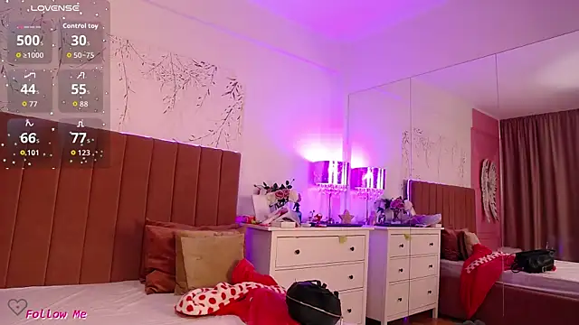 Snapshot of PinkySparks chatting on December 2025 06:14:02 PM PinkySparks online show from December 2025 06:14:02 PM