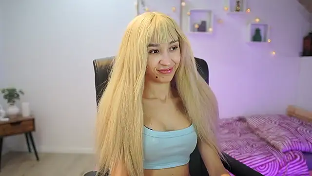 Amai  Liu online show from November 2025 06:56:02 PM