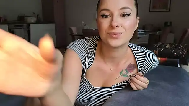 Snapshot of Mia-Minou chatting on September 2025 09:31:01 AM Mia-Minou online show from September 2025 09:31:01 AM