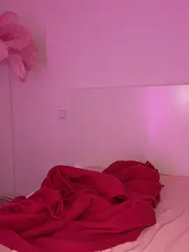 Mia-Minou online show from February 2026 11:20:02 AM