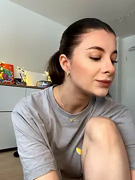 Mia-Minou online show from January 2026 09:26:01 AM