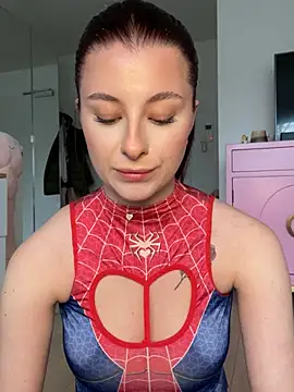 Mia-Minou online show from January 2026 01:25:02 PM