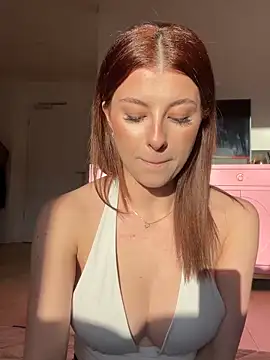 Mia-Minou online show from March 2026 04:30:02 PM