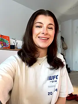 Mia-Minou online show from January 2026 12:10:02 PM