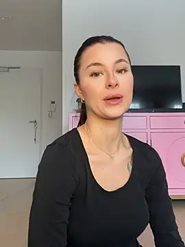 Mia-Minou online show from February 2026 10:58:01 AM