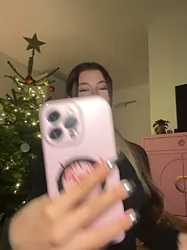 Mia-Minou online show from November 2025 03:23:01 PM