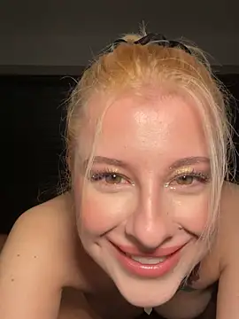 Snapshot of Mia-Minou chatting on March 2025 09:27:02 PM Mia-Minou online show from March 2025 09:27:02 PM