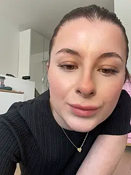 Mia-Minou online show from February 2026 01:30:01 PM