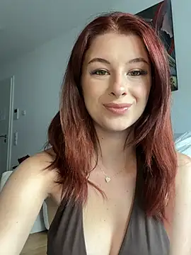 Snapshot of Mia-Minou chatting on July 2026 07:20:01 AM Mia-Minou online show from July 2026 07:20:01 AM