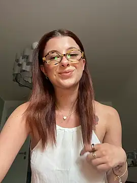 Snapshot of Mia-Minou chatting on July 2026 01:06:02 PM Mia-Minou online show from July 2026 01:06:02 PM