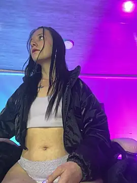 Isabella 21x online show from February 2026 01:00:01 PM