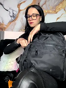 Isabella 21x online show from October 2025 12:50:02 PM