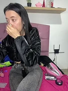 Isabella 21x online show from March 2025 12:33:02 PM